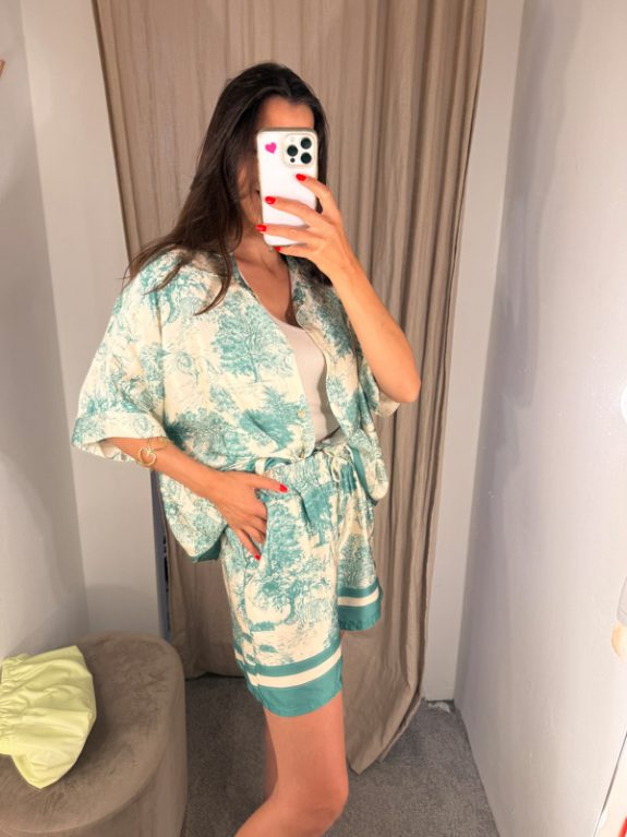 Kurze Hose – Toile de Jouy in Türkis – Bild 3
