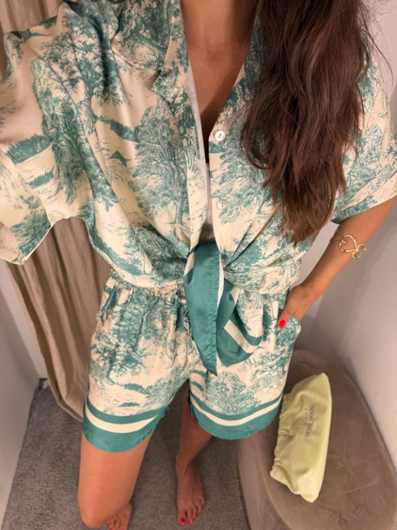 Kurze Hose – Toile de Jouy in Türkis – Bild 2