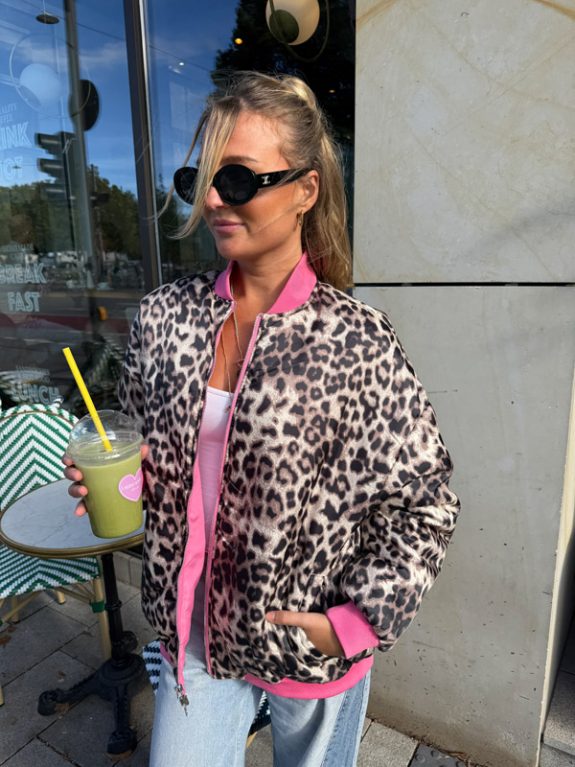 Sophie Wende Bomberjacke Pink/Leo – Bild 2