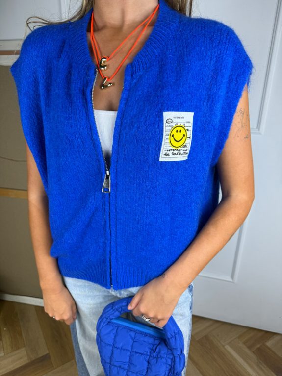 Smiley Cardigan Weste in Royalblau – Bild 2