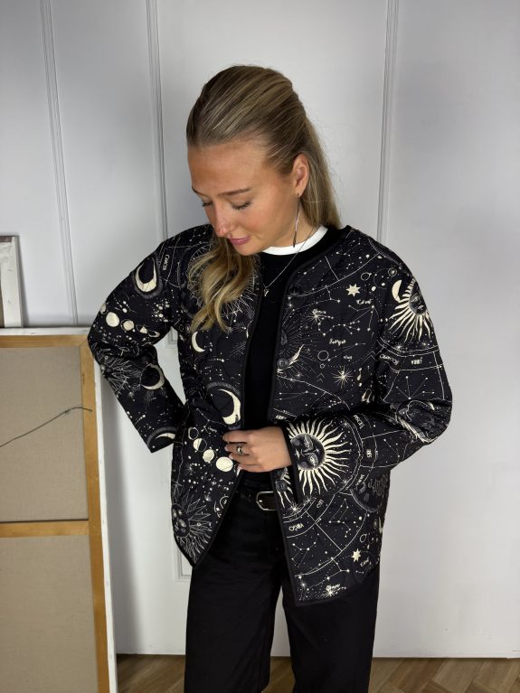 Oversize Jacke in Schwarz mit Sternen-Print