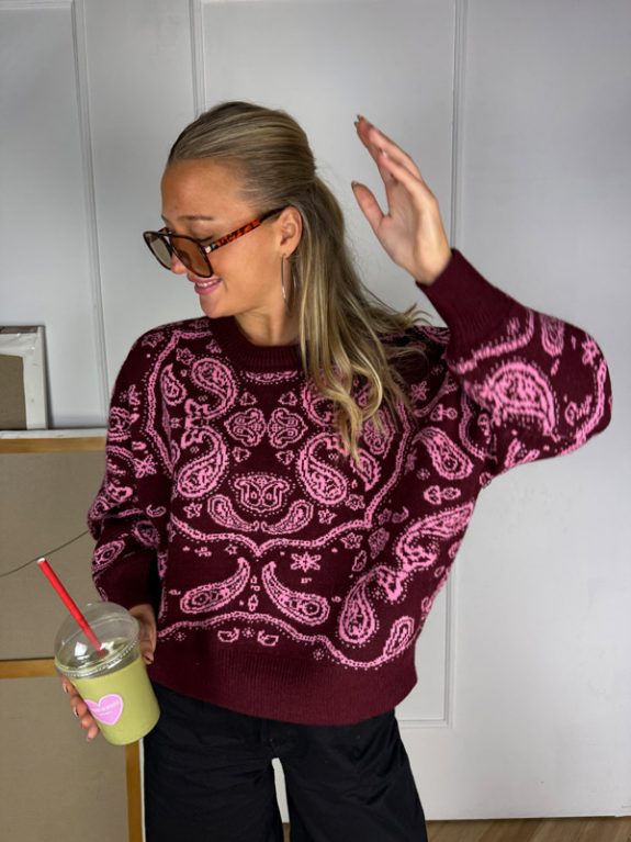  Bordeaux-Pullover mit Neon-Paisleymuster