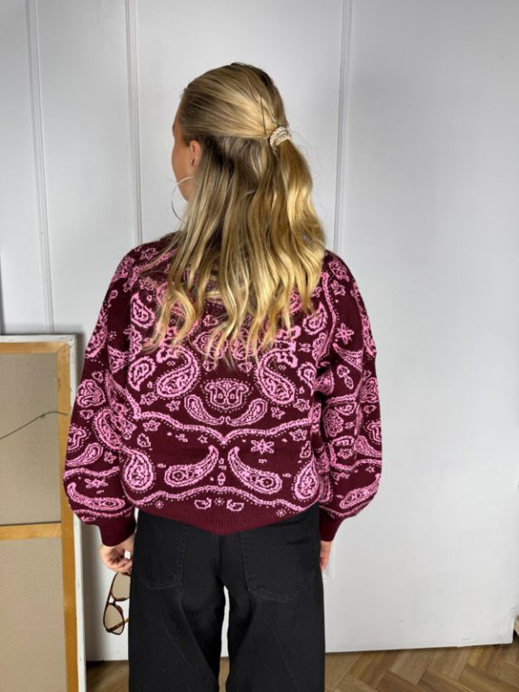  Bordeaux-Pullover mit Neon-Paisleymuster – Bild 3
