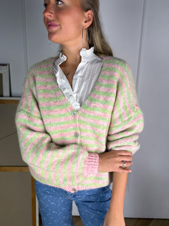 Gestreifter  Cardigan mit Perlmuttknöpfen in Hellgrün und Hellrosa
