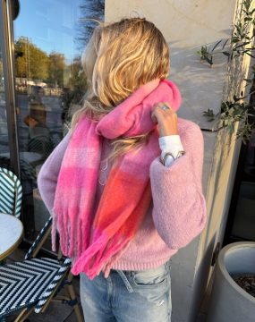 Großer Karoschal in Rosa und orange mit Fransen