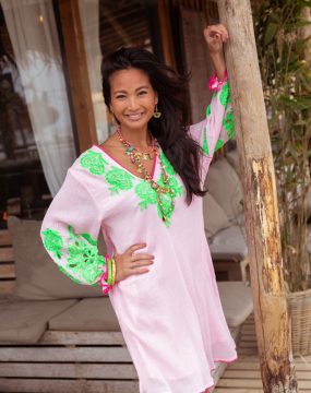 Place du Soleil Kleid rosa mit grüner Stickerei