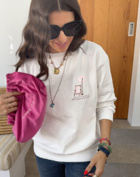 weisser Sweater Sun Slogan