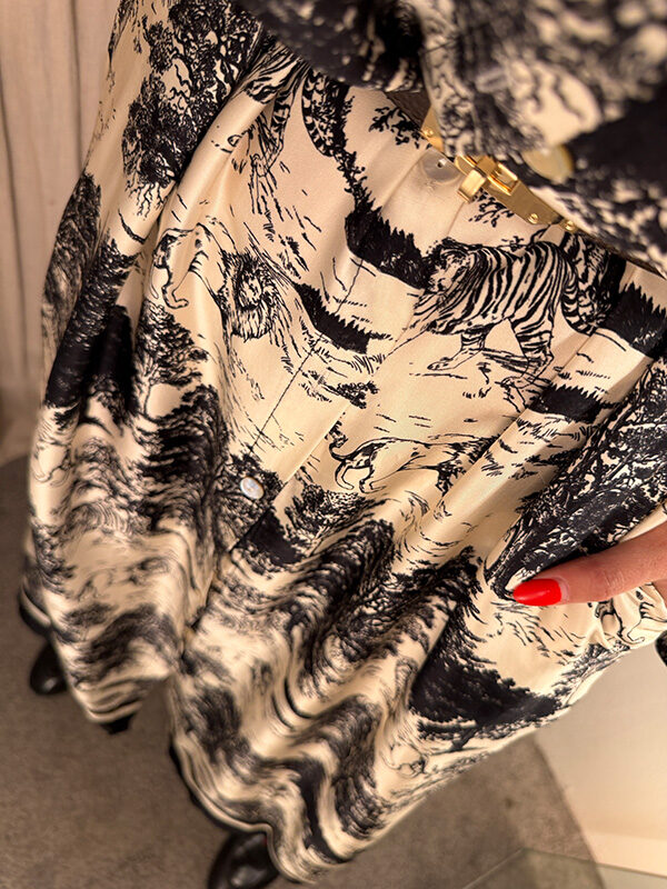Toile de Jouy Kleid mit Knöpfen off white schwarz – Bild 2