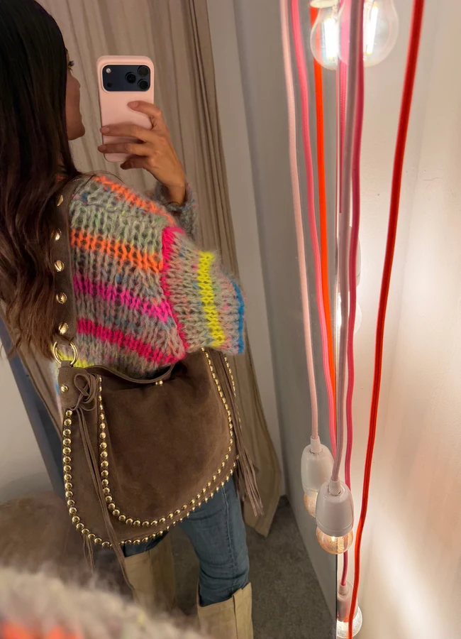 Wildledertasche mit Nieten – Bild 2